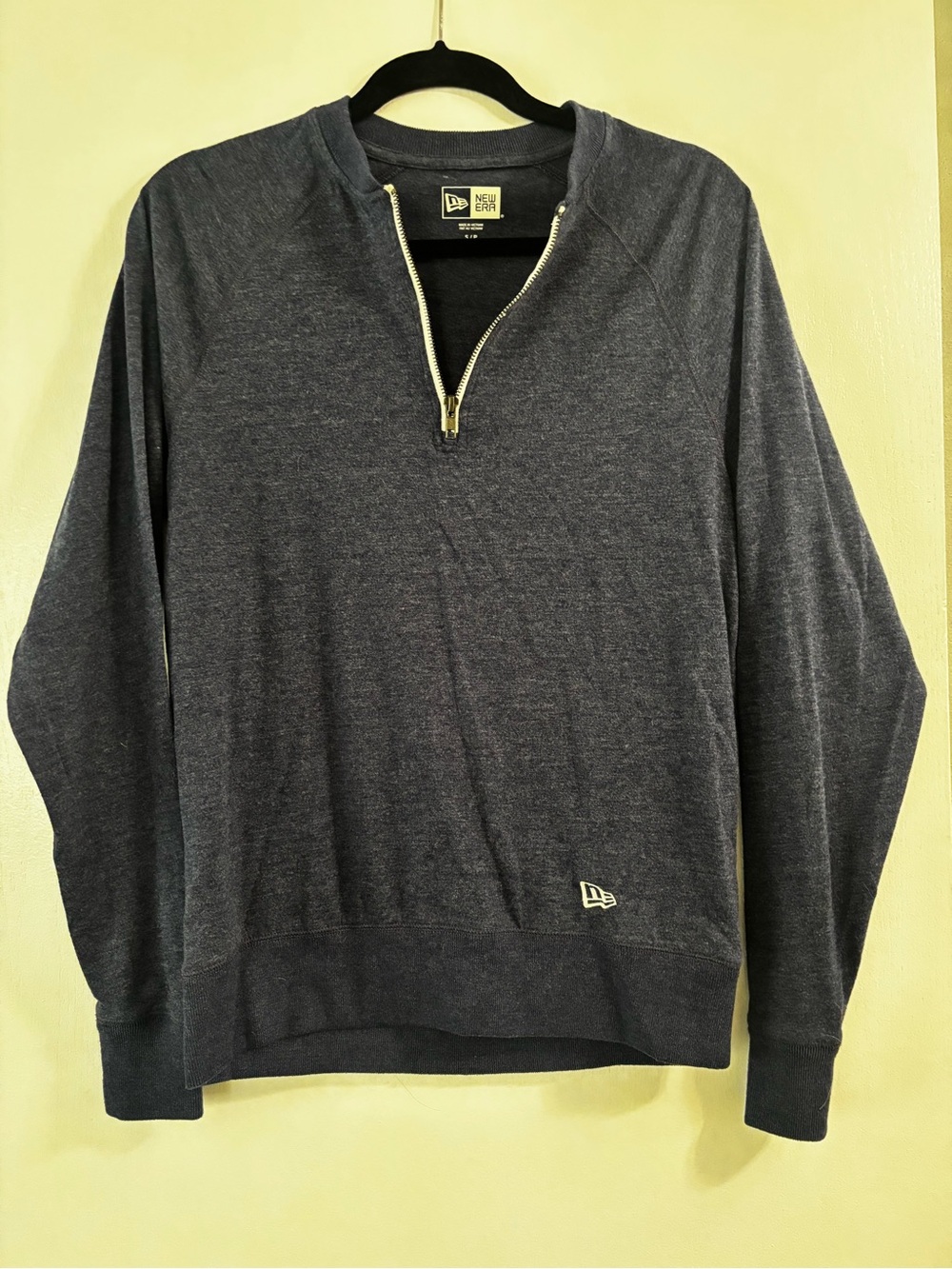 New Era Men’s Navy quarter-Zip Sweater size small